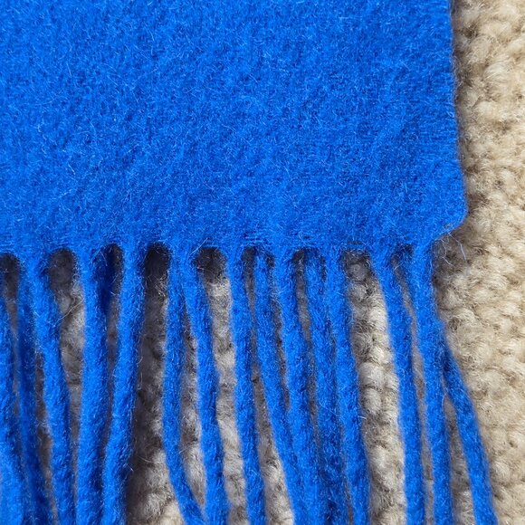 NWOT Christian Berg Wool Cashmere Fringe Scarf Royal Blue - Picture 4 of 13